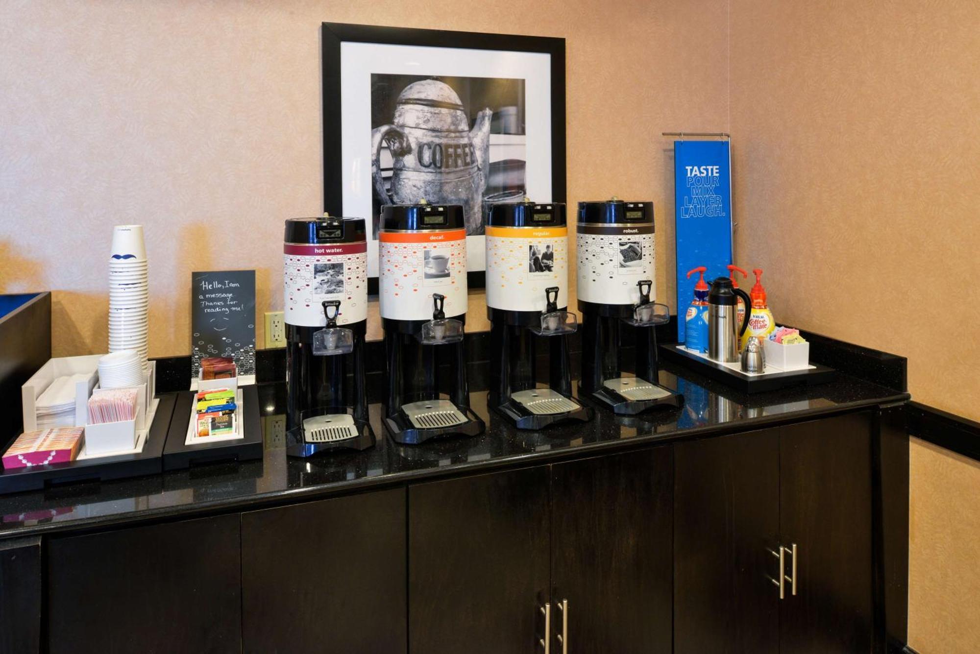 Hampton Inn Пекос Экстерьер фото