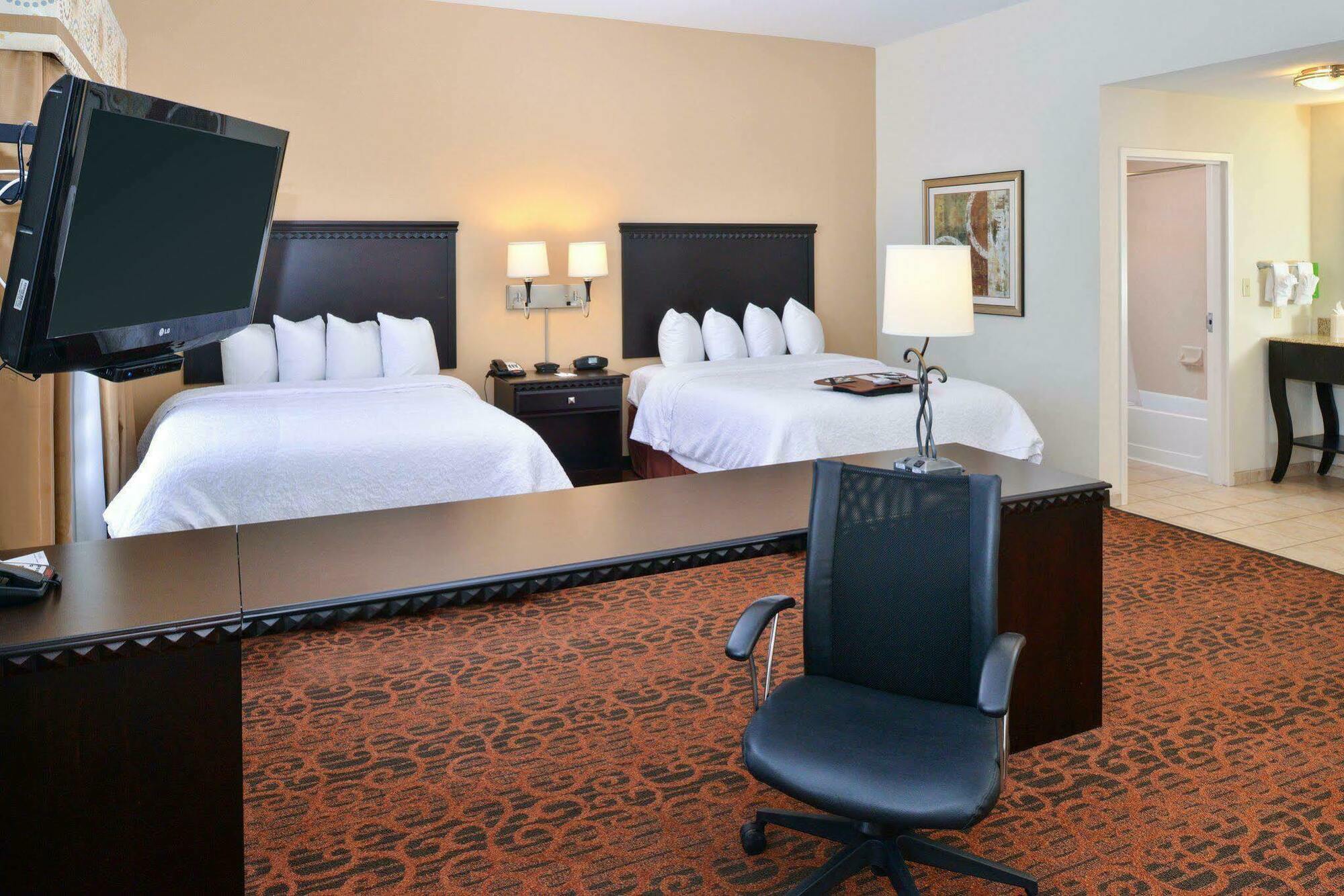 Hampton Inn Пекос Экстерьер фото